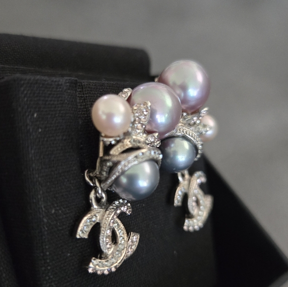 Chanel 2013 Spring Palladium Multicolor Strass and Faux Pearl Drop CC Earrings - Picture 2 of 12